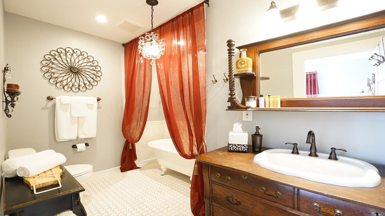 Bama Bed And Breakfast - Chimes Suite Tuscaloosa Eksteriør bilde